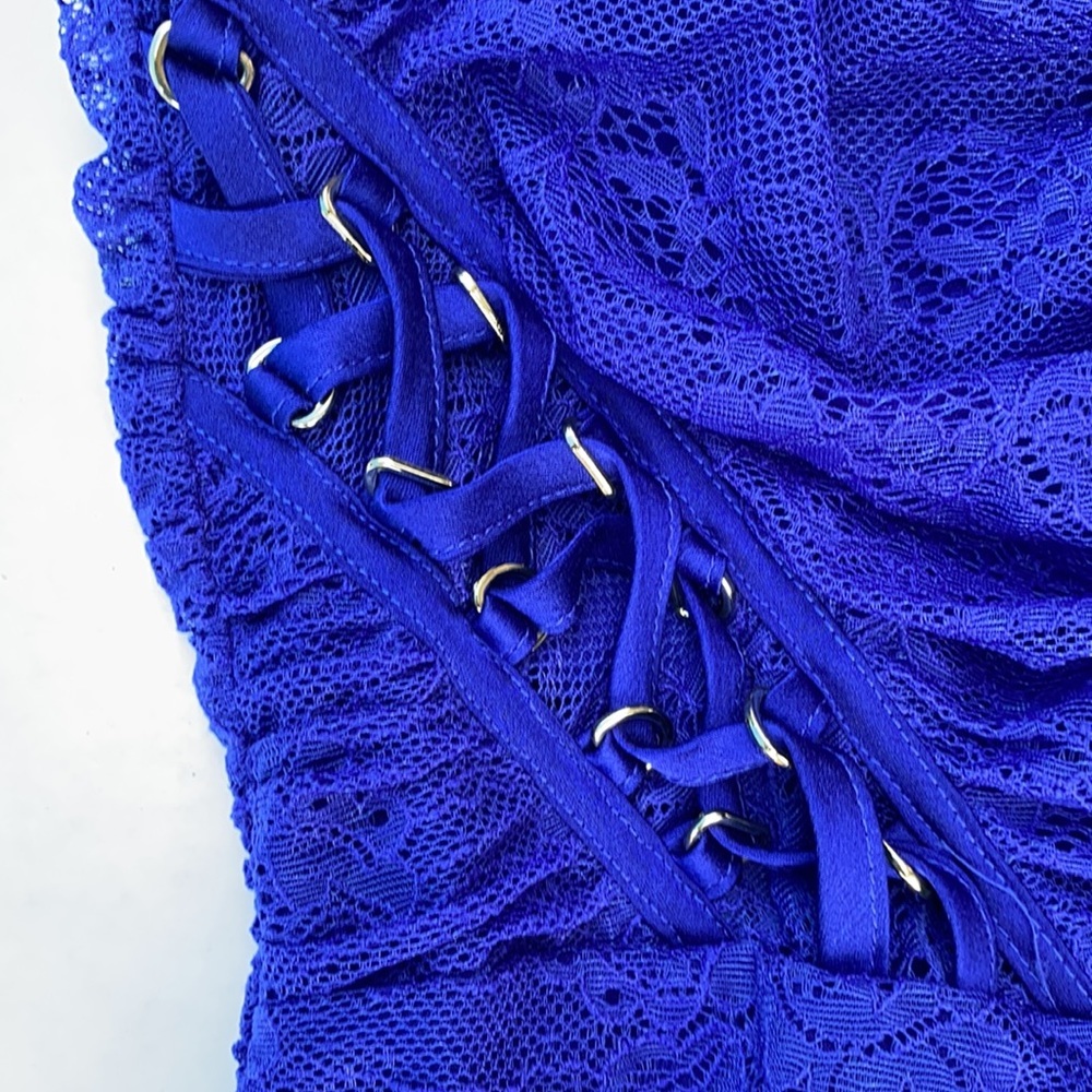 Guess By Marciano Emilie Lace Dress - Picture 7 of 9